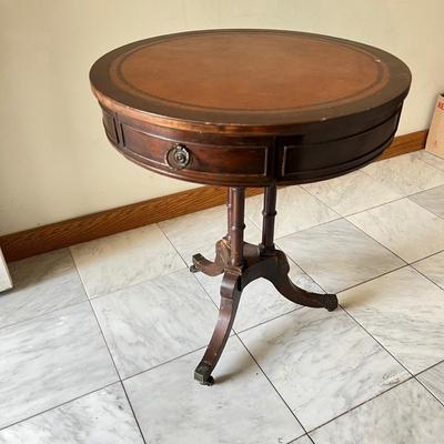 Chesterfield Style Round Side Table (LR-RG)