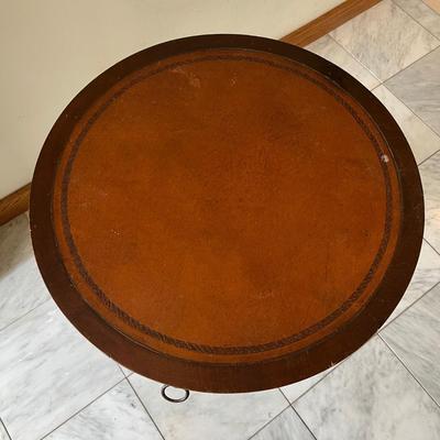 Chesterfield Style Round Side Table (LR-RG)