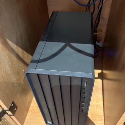 HP Computer & Dell Monitor With Bose Speakers (O-MG)