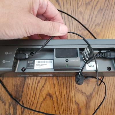 Polk Sound System: Subwoofer & Sound Bar (P-KD)