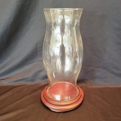 Collection of Hurricane Globes and Lamps (P-KD)