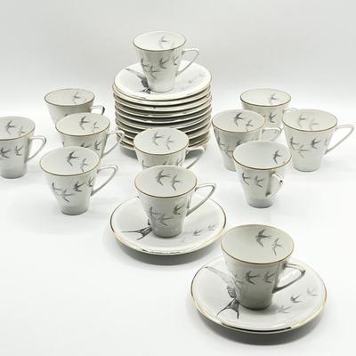 WALDAU ~ Bavaria ~ Fourteen (14) Piece Porcelain Tea Set