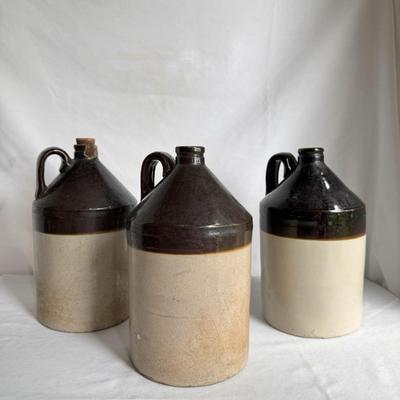 Vintage Stoneware Cream Jugs (L-DZ)
