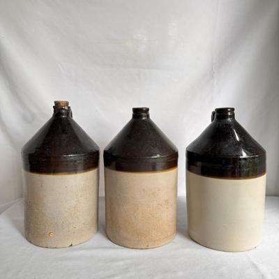 Vintage Stoneware Cream Jugs (L-DZ)