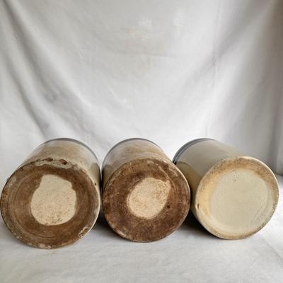 Vintage Stoneware Cream Jugs (L-DZ)