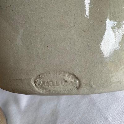 Vintage Stoneware Cream Jugs (L-DZ)