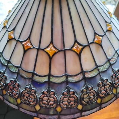 Stained glass styled table lamp