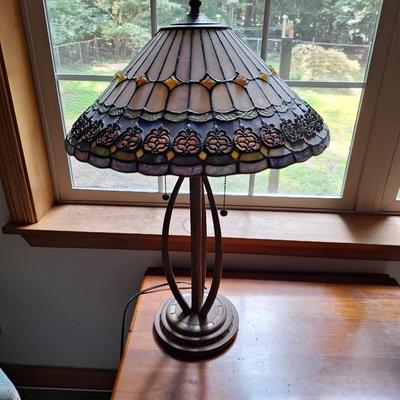 Stained glass styled table lamp
