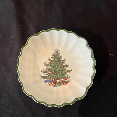 Cuthbertson Christmas Dishes (O-MG)