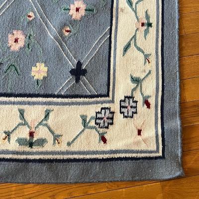 Woven Floral Rug 5’5” x 8’5” (LR-RG)