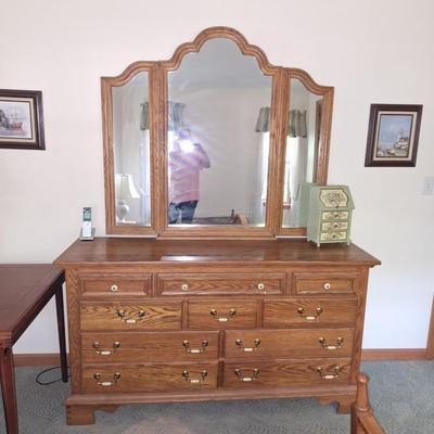 Dresser w/ Mirror