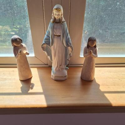 3 Figurines