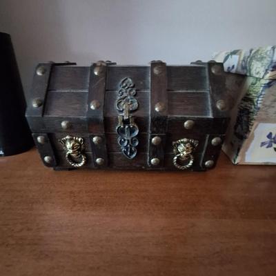 Chest Jewelry Box