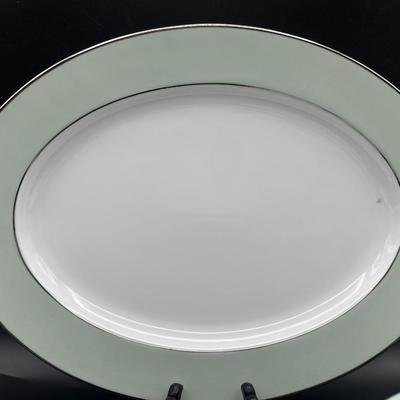 NORITAKE China - Greencourt (25) Piece Set