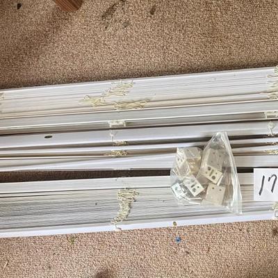 3 Mini Blinds