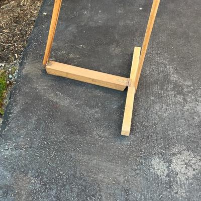 Wooden Weber Easel (G-MG)