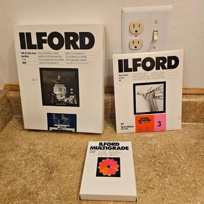 Collection of Darkroom Equipment (GU-JS)