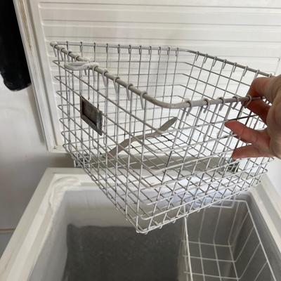 Holiday Chest Freezer (G-RG)