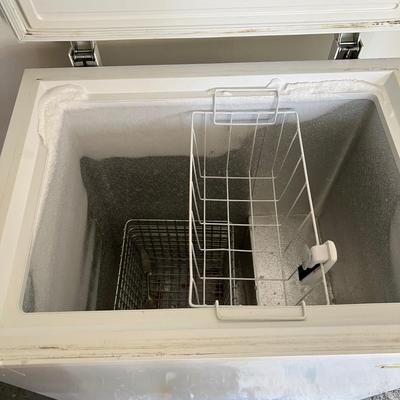 Holiday Chest Freezer (G-RG)