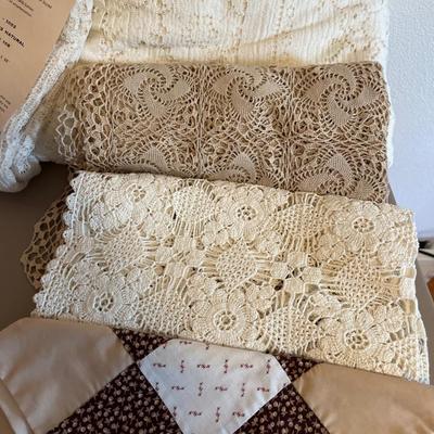 Doilies & tablecloths