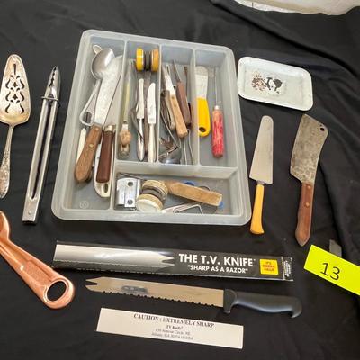 Flat of kitchen ware