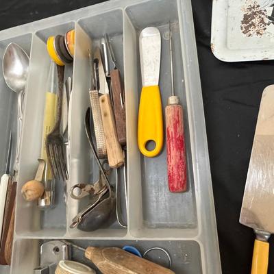 Flat of kitchen ware