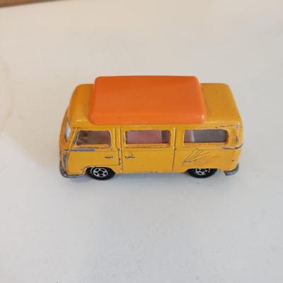 Metal Matchbox, Hot Wheel Vehicles, Marbles and Jacks (BD-KD)