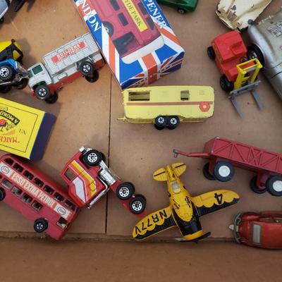 Metal Matchbox, Hot Wheel Vehicles, Marbles and Jacks (BD-KD)