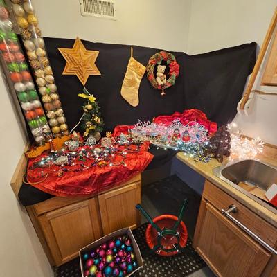 Christmas Decor Assortment (G-JS)