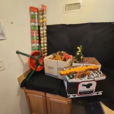 Christmas Decor Assortment (G-JS)