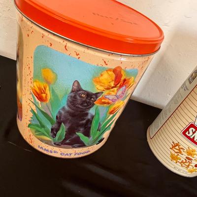 Lot of tins & jars