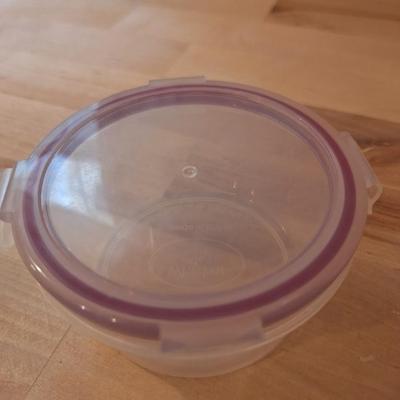 Whisker city reusable and sealable food dish