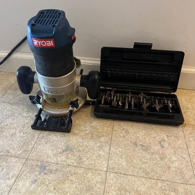 Ryobi Router and Black & Decker Bits (G-MG)