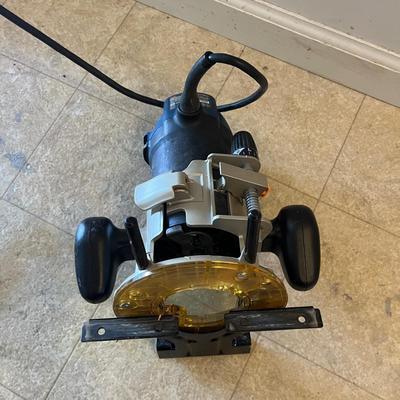 Ryobi Router and Black & Decker Bits (G-MG)