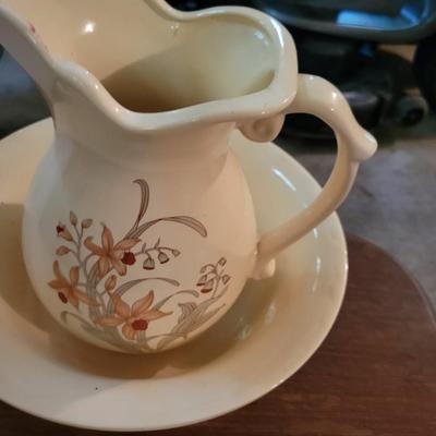 Pitcher w/ Basin