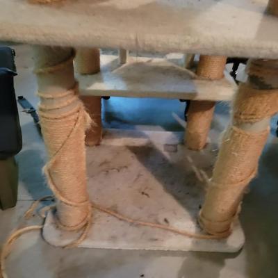 lg Cat tree worn