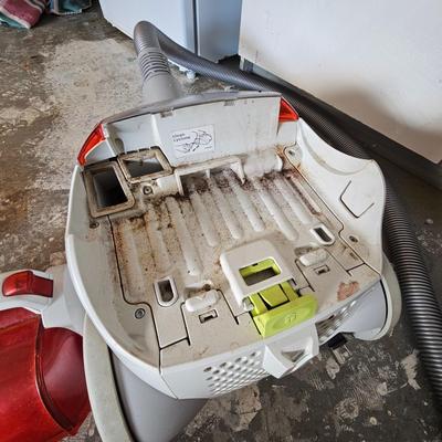 Electrolux Canister Vacuum System (G-JS)