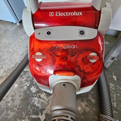 Electrolux Canister Vacuum System (G-JS)