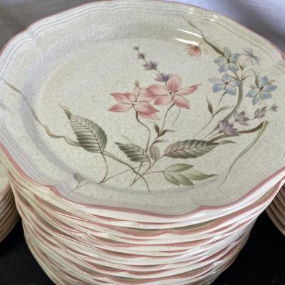 Mikasa French Meadows Wood Violet Set