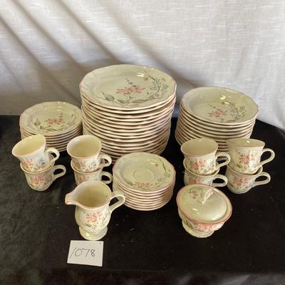 Mikasa French Meadows Wood Violet Set