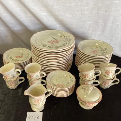 Mikasa French Meadows Wood Violet Set