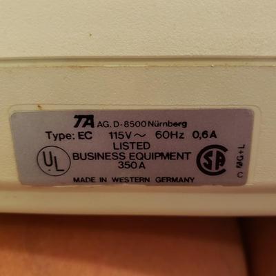 Adler Satellite II Electric Typewriter (BD-KD)