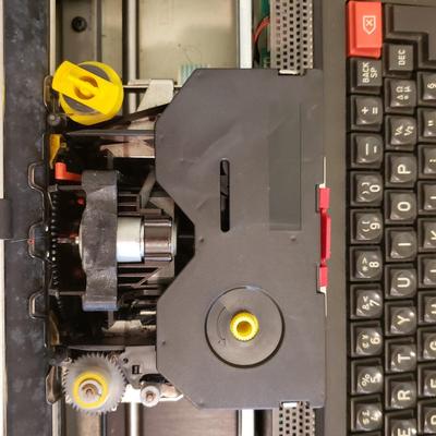 Adler Satellite II Electric Typewriter (BD-KD)
