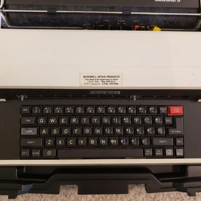 Adler Satellite II Electric Typewriter (BD-KD)