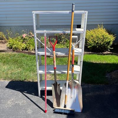 Metal Shelf & Yard Tools (GU-MG)