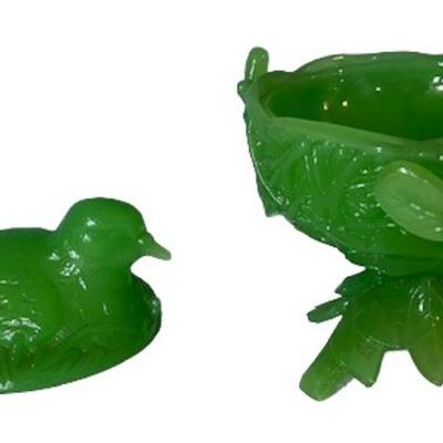 Vintage Westmoreland Jadeite Dove on a Nest