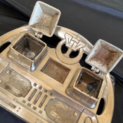 Awesome white metal ink well