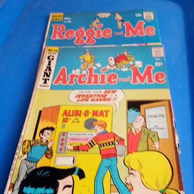 LOT 131 TWO OLD ARCHIE COMIC BOOKS