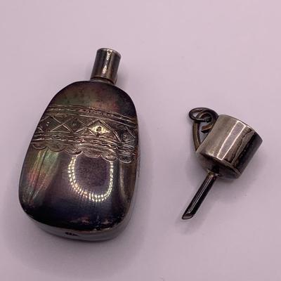 Vintage Pins & Pendants with Sterling Silver & Carved Turquoise Stone (K-HS)