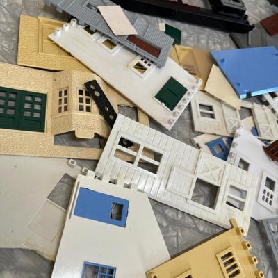 Model RR Buildings